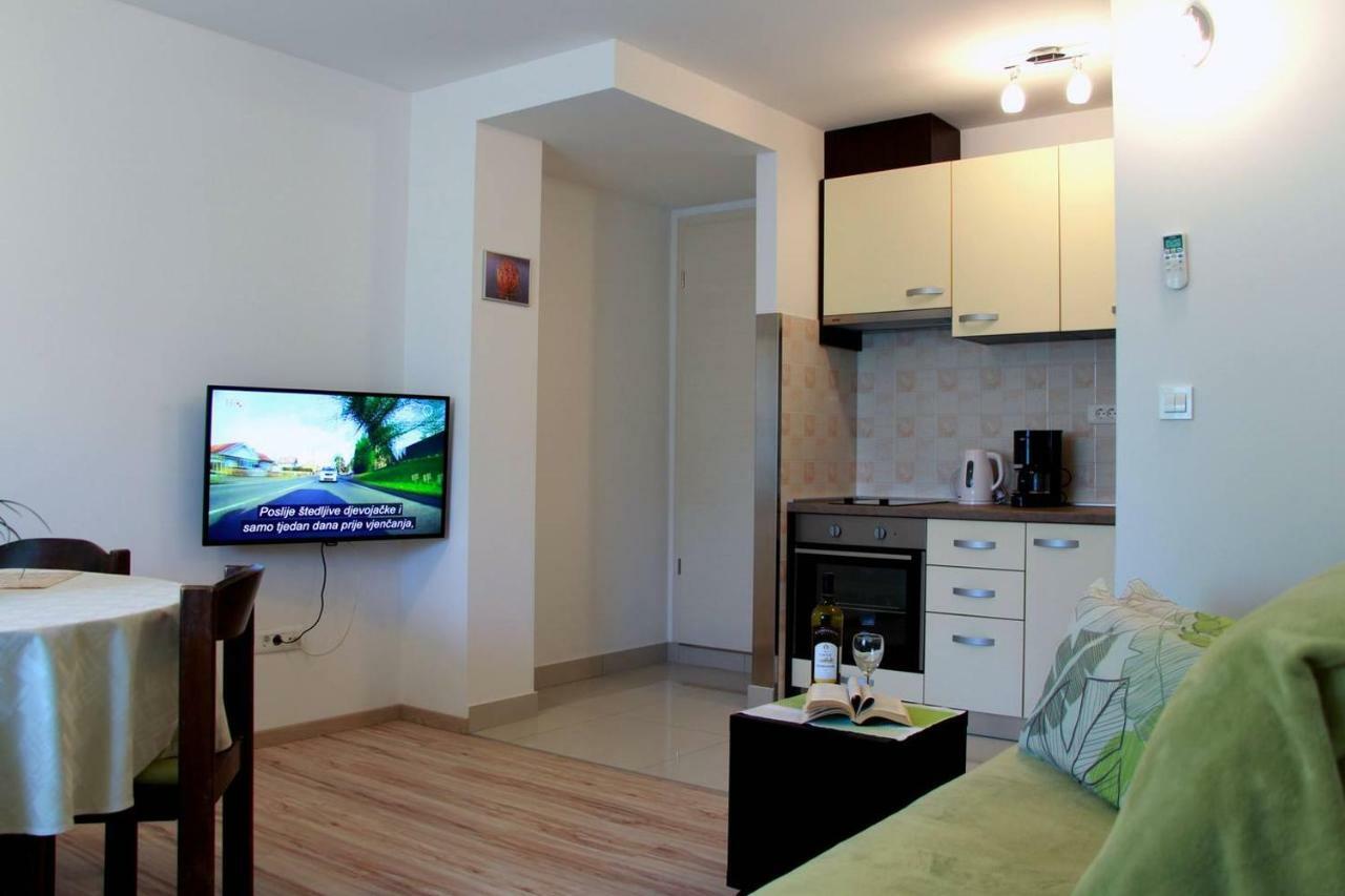 Apartment Ljubica Kastel Gomilica Kaštela Esterno foto